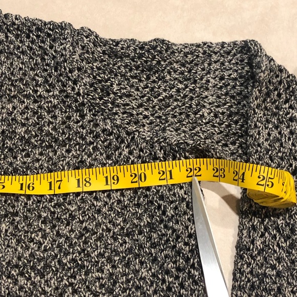 ⭐️ WORTH Open Weave Knit Open front Cardigan Black & White Size: EXTRA LARGE - Picture 11 of 13